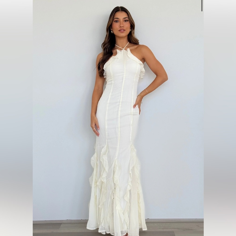 Chic White Halter Maxi Dress